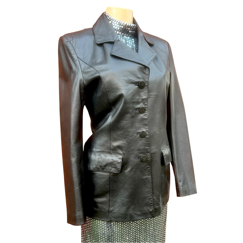 Vintage Evoque Black Leather Blazer with Tailored Fit and Notched Lapel Size M